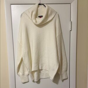 Women’s Vince Camuto Cozy White Turtleneck Sweater
